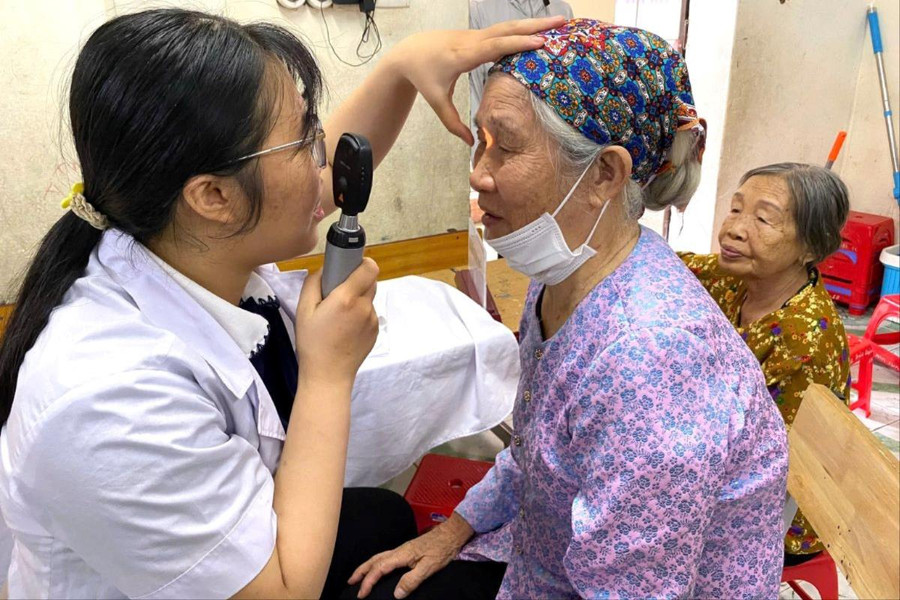 Tăng cường chăm sóc người cao tuổi tại gia đình và cộng đồng