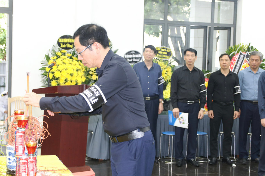 Truy điệu, tiễn đưa đồng chí Nguyễn Sỹ Thư, nguyên Phó Chủ tịch UBND tỉnh Hải Hưng