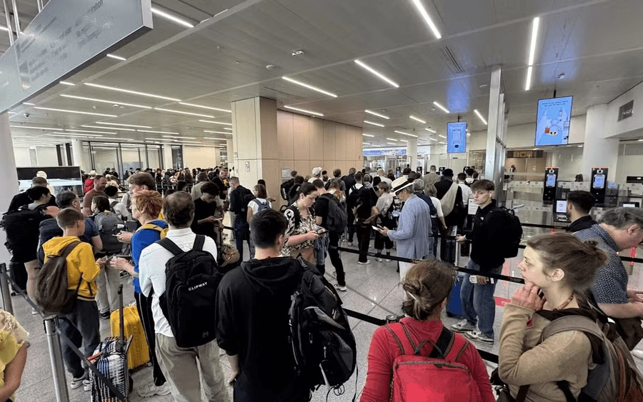 Ngành hàng không châu Âu kêu cứu vì hệ thống EES