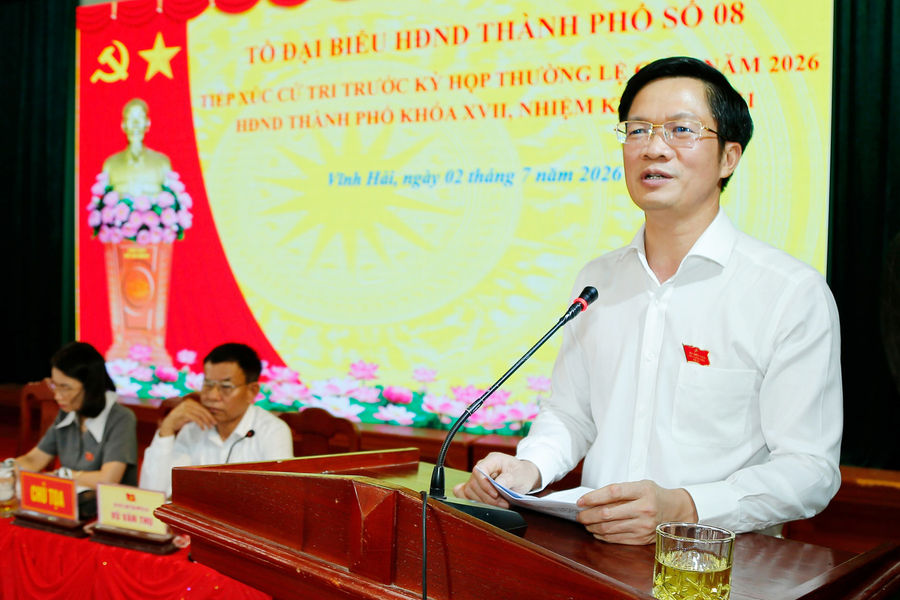 Phó Bí thư Thành ủy, Chủ tịch Ủy ban MTTQ Việt Nam thành phố Phạm Văn Lập tiếp xúc cử tri
