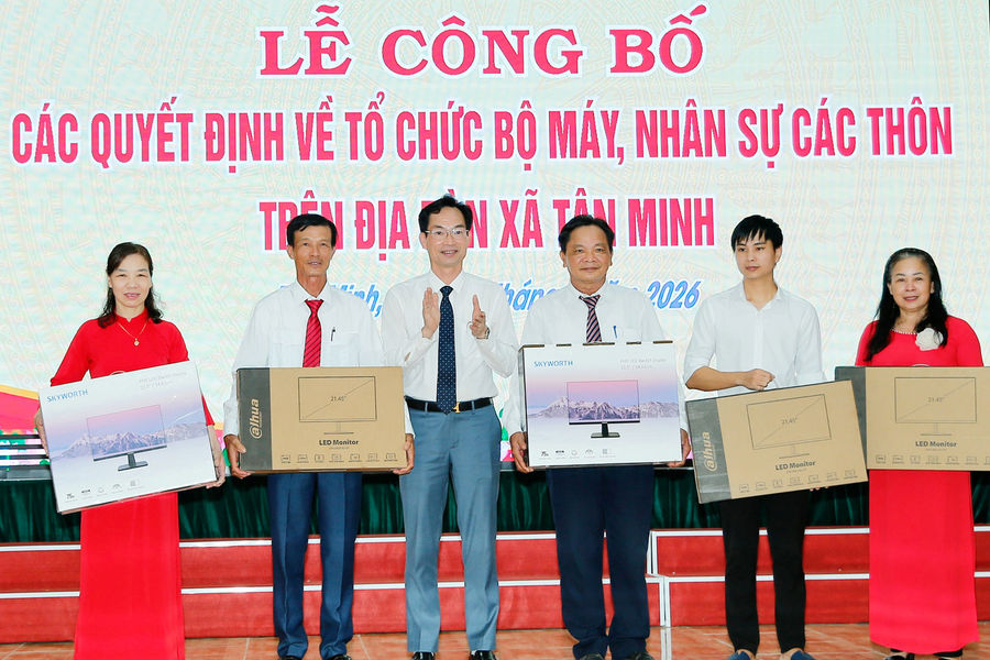 Tân Minh khởi động chuyển đổi số đồng bộ tại 18 thôn sau sắp xếp