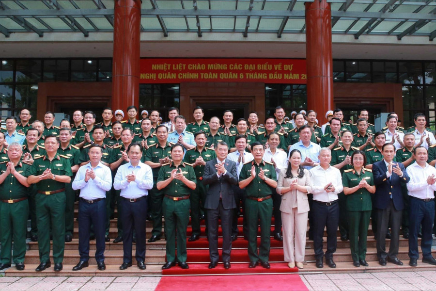 Quân đội nhân dân Việt Nam tiếp tục phát huy truyền thống anh hùng