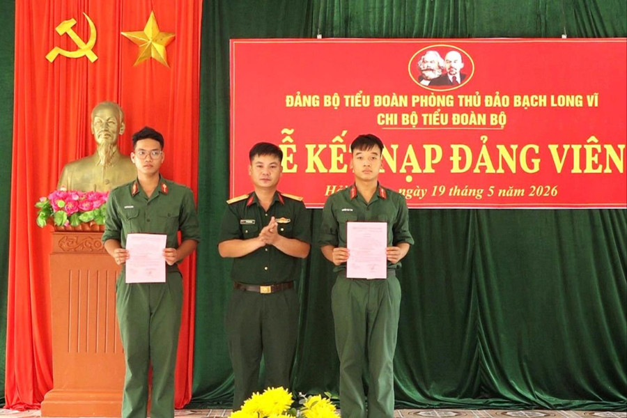 'Hạt giống đỏ' trưởng thành nơi đầu sóng