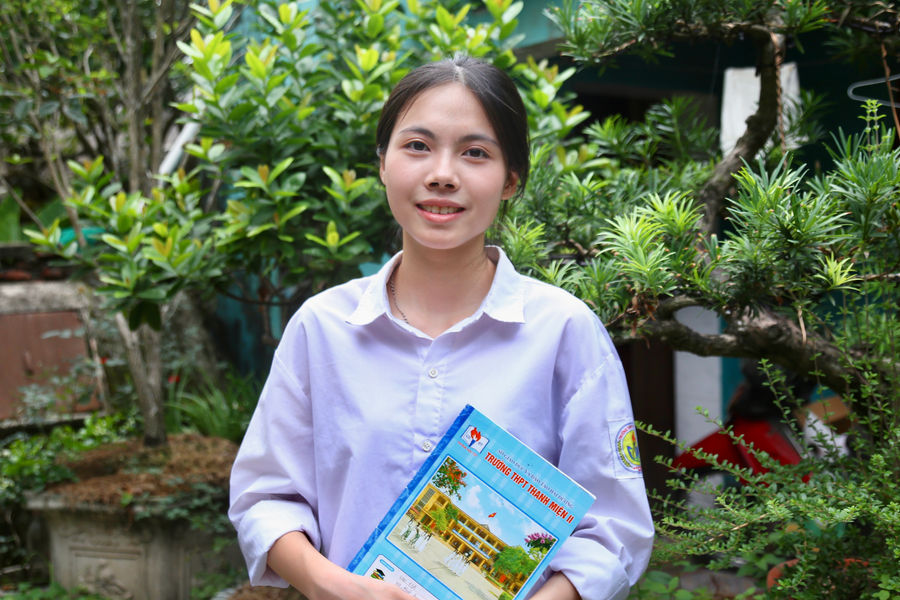 Nghe thủ khoa Phạm Bích Phương chia sẻ kinh nghiệm học tập