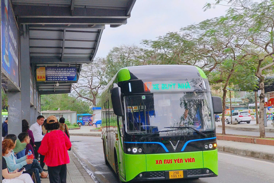 Hà Nội phát hành thẻ giao thông gắn chip cho hành khách hưởng chính sách miễn phí