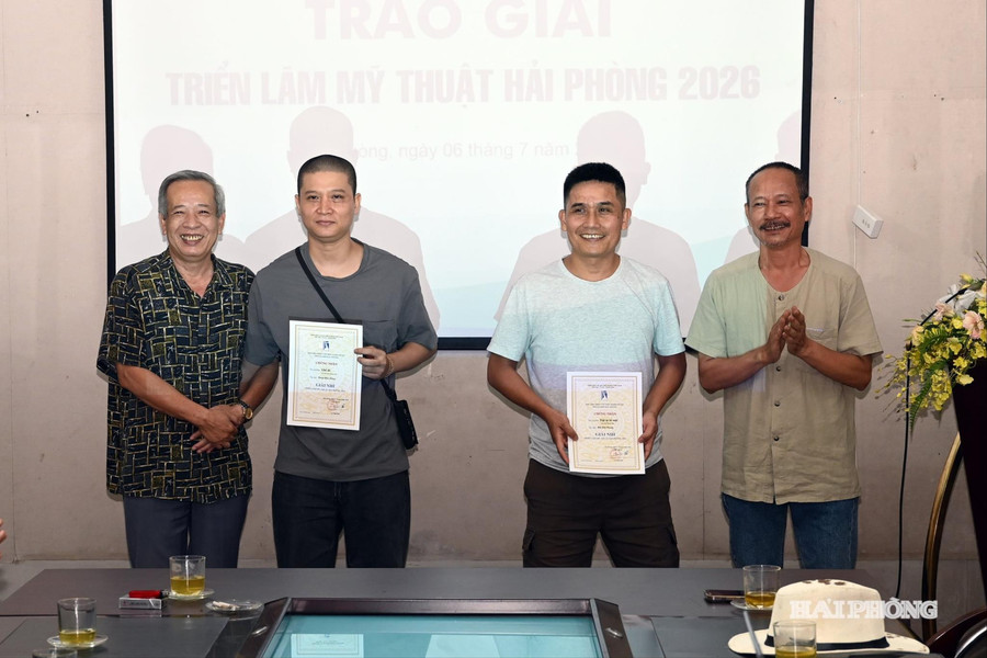 Trao giải Triển lãm giao lưu mỹ thuật Hải Phòng – Gwangju (Hàn Quốc)