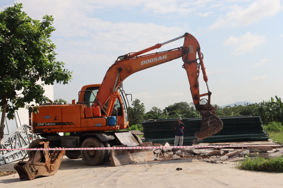 Xã Hà Nam cưỡng chế tháo dỡ các công trình xây dựng trái phép trên đất nông nghiệp