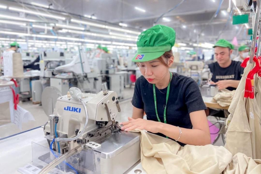 Hai Phong workers' average monthly income rises by nearly 1 million dong