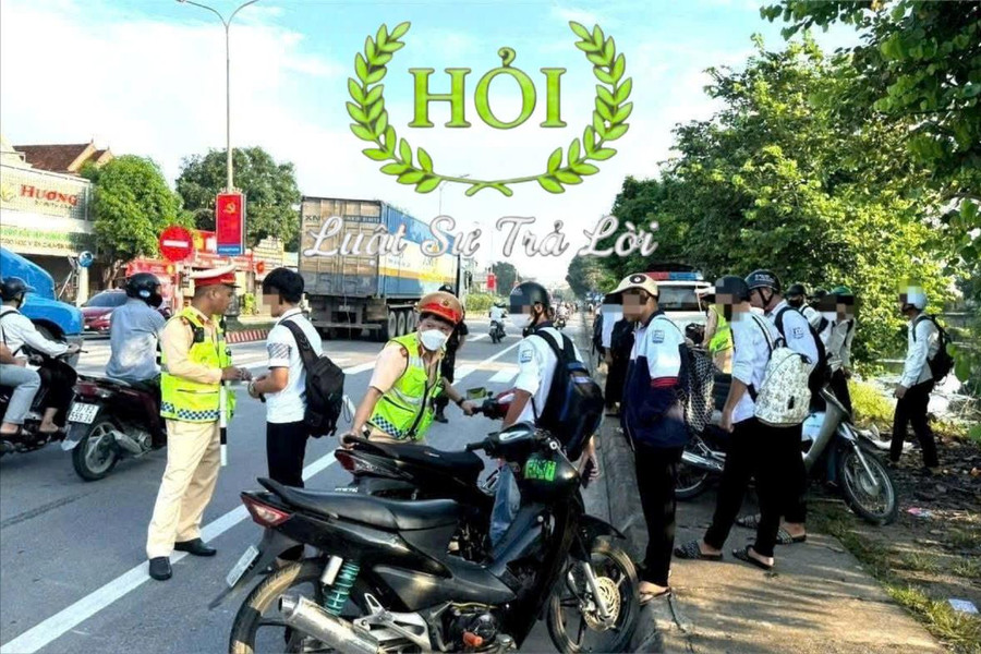 Học sinh từ 16 - dưới 18 tuổi đi xe mô tô có thể bị phạt đến 600.000 đồng
