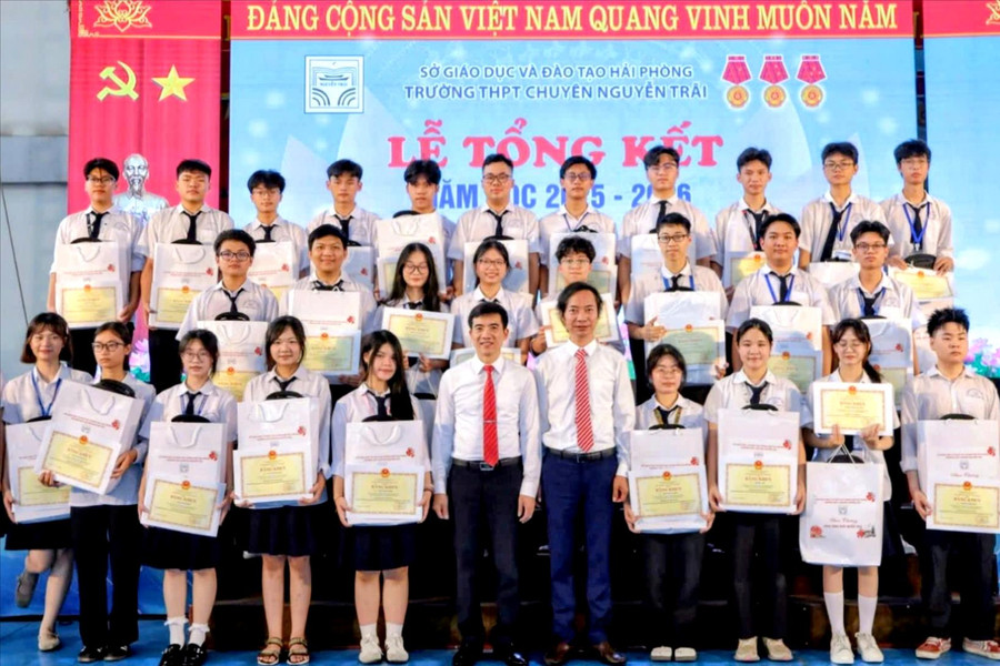 Chính sách hợp lòng dân