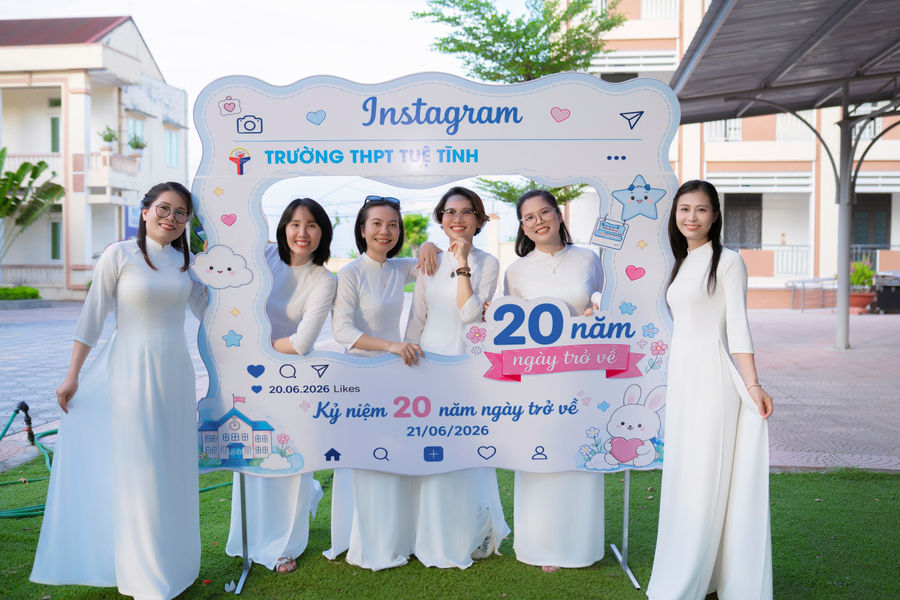 Hội khóa và hành trình trở về ký ức