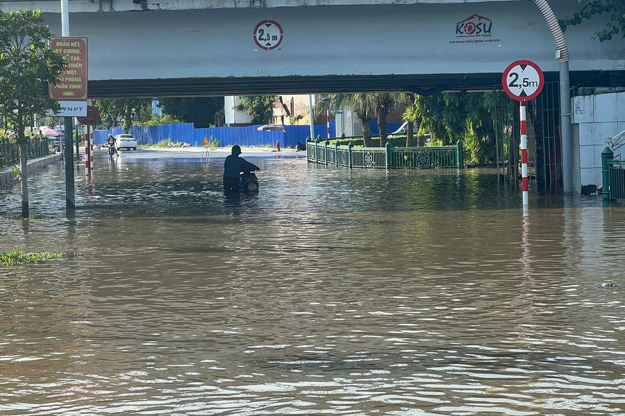 High tides raise flood risk in Hai Phong through July 17