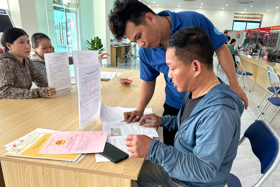 Vì sao hồ sơ cấp giấy chứng nhận quyền sử dụng đất chậm được giải quyết dứt điểm?