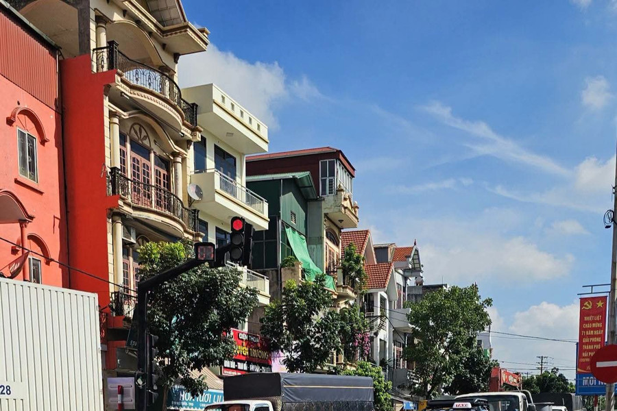 Va chạm với xe tải, người phụ nữ đi xe đạp tử vong tại chỗ