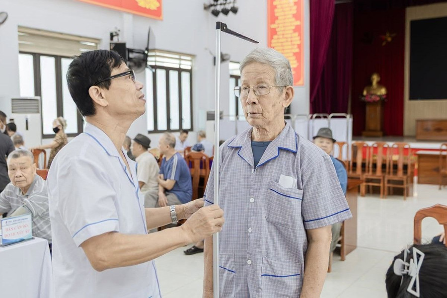 Bệnh viện VPMED Tân Hưng tri ân người có công