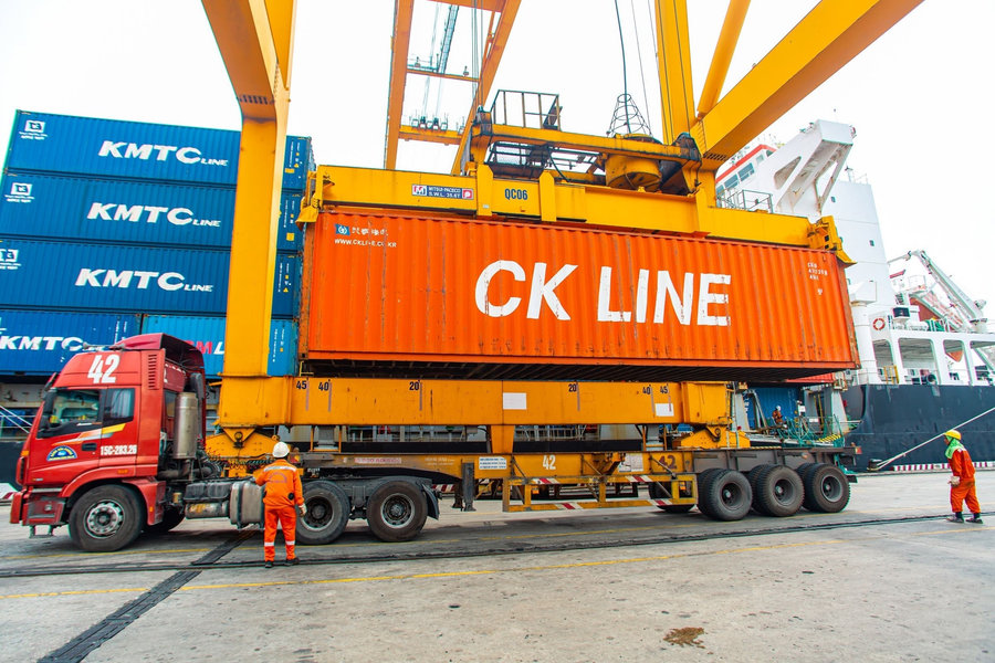 AI giúp cảng xử lý thêm 50 container mỗi ngày