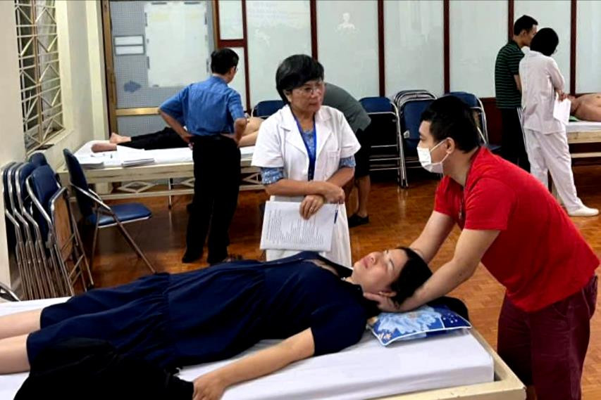 Gần 1.000 lao động khiếm thị có việc làm từ nghề tẩm quất