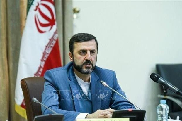 Iran đình chỉ các cam kết ngừng bắn với Mỹ