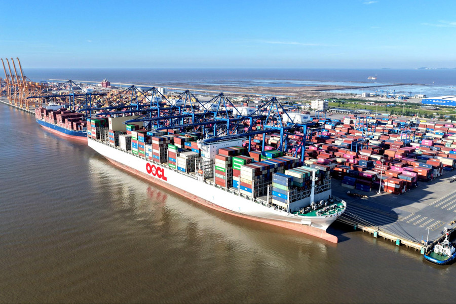Lần đầu Tân Cảng Hải Phòng đón tàu container gần 17.000 TEU