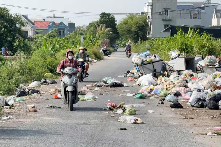 Rác thải ùn ứ - Nỗi ám ảnh giữa đường liên xã ở Mao Điền