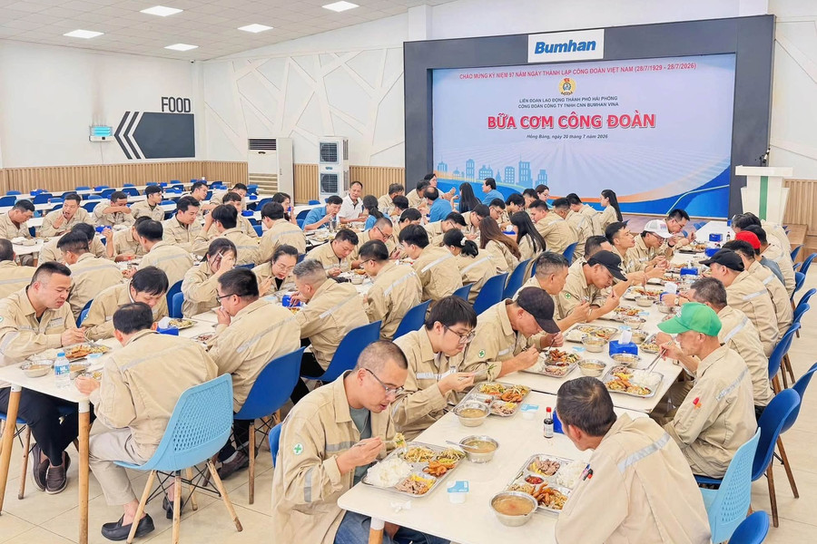 Hơn 1.000 người lao động Công ty Bumhan Vina dự ‘Bữa cơm công đoàn’