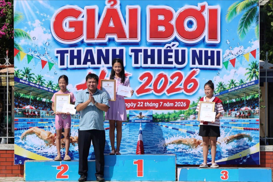 80 vận động viên xã Gia Lộc tranh tài môn bơi