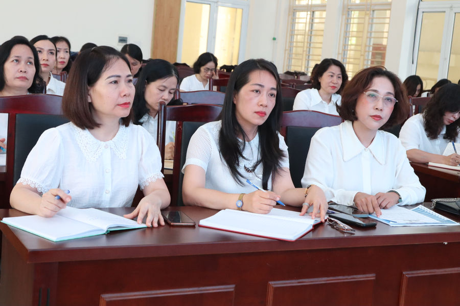 Giáo viên sẵn sàng với bộ sách giáo khoa thống nhất