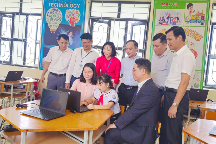 Tổ chức COPION trao tặng 32 máy tính cho Trường Tiểu học Nguyễn Đốc Tín