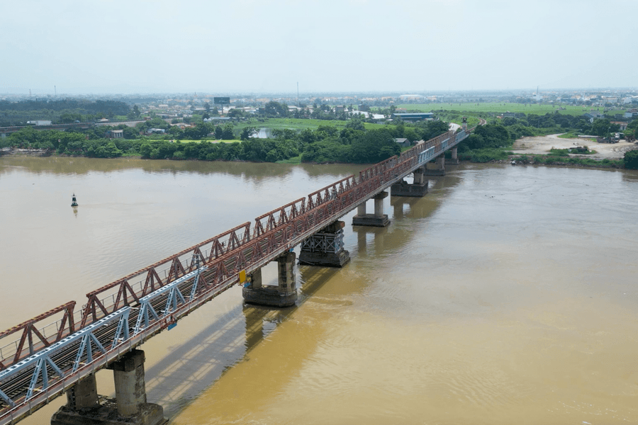 Cây cầu đi ngược chiều hiếm có ở Hải Phòng