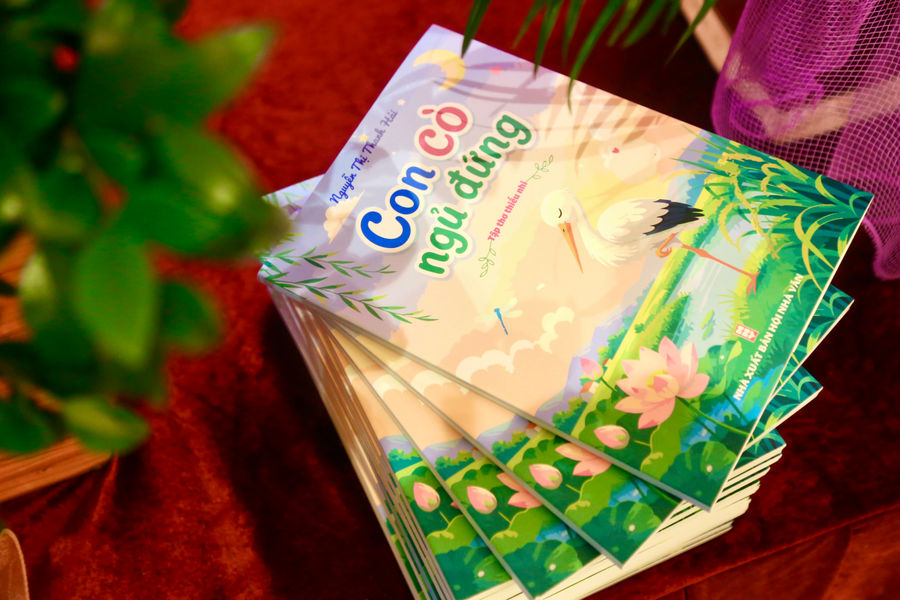 ‘Con cò ngủ đứng’ và thế giới trong trẻo của trẻ thơ