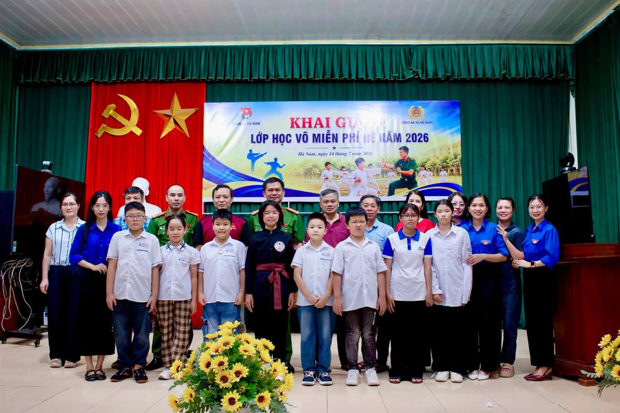 Công an xã Hà Nam dạy võ miễn phí cho thiếu niên