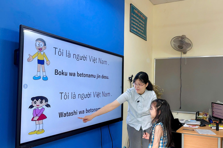 Xây nhịp cầu hữu nghị từ ngoại giao văn hóa