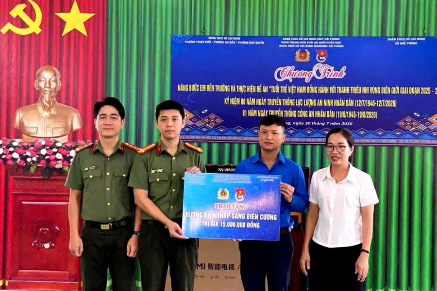 Tuổi trẻ Hải Phòng chung tay vì học sinh vùng biên