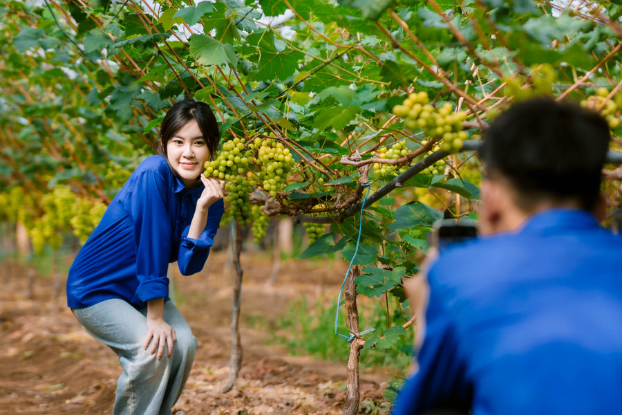 Visiting Korean Shine Muscat vineyard in Ai Quoc Ward