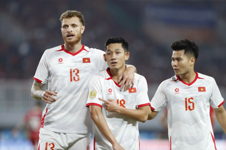 Thắng áp đảo Indonesia 3 - 0, Việt Nam cầm chắc vé vào bán kết