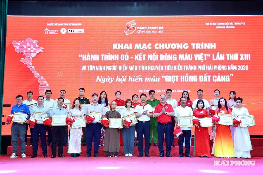 Lặng thầm sẻ chia