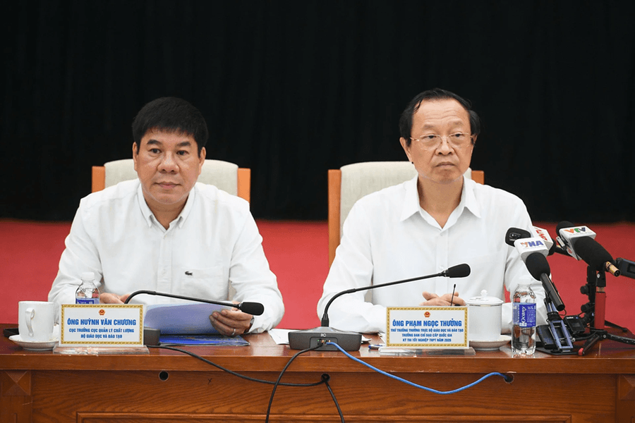 Có dấu hiệu móc nối giữa phụ huynh và giáo viên để gian lận điểm thi ở Tuyên Quang