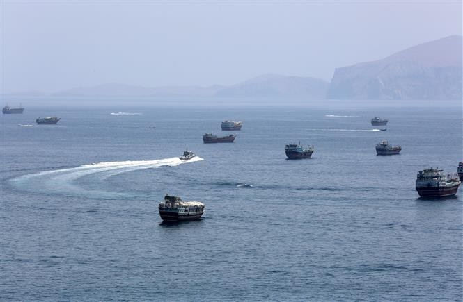Iran - Oman sắp chốt thỏa thuận quá cảnh qua eo biển Hormuz