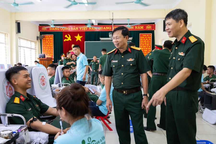 Cán bộ, học viên Trường Quân sự Quân khu 3 hiến 738 đơn vị máu