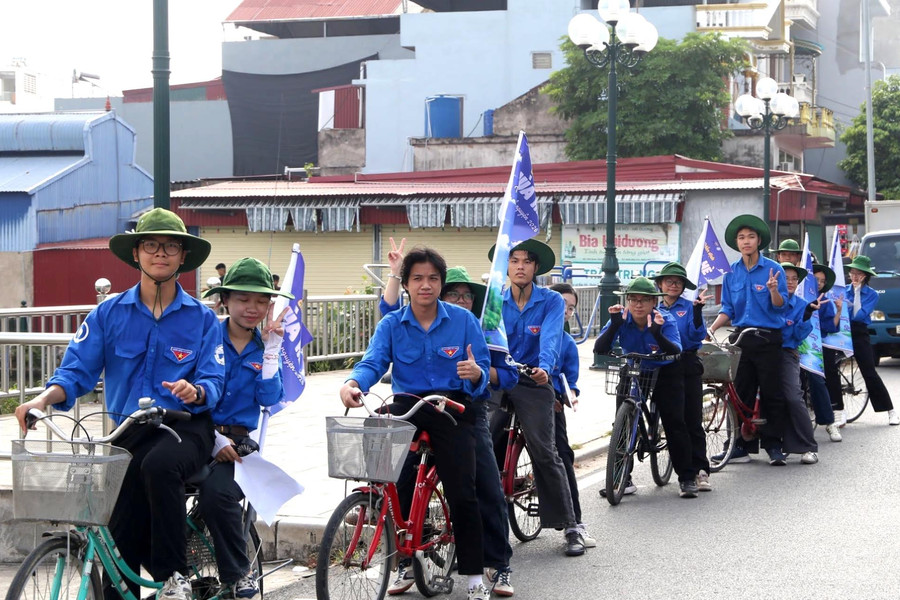 Trưởng thành từ màu áo xanh tình nguyện