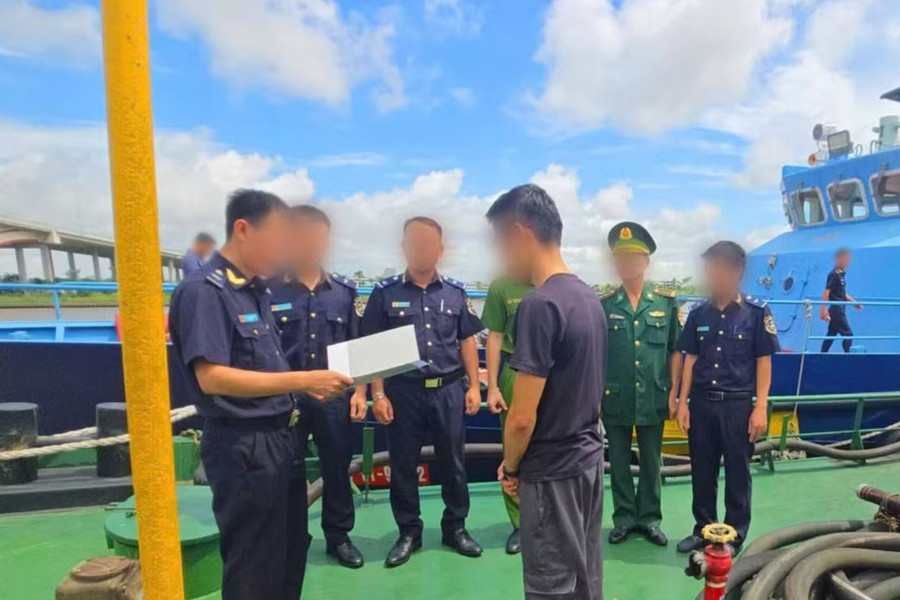 Phát hiện hơn 70.000 lít dầu FO và 41 thùng sơn nhập lậu trên vùng biển Hải Phòng