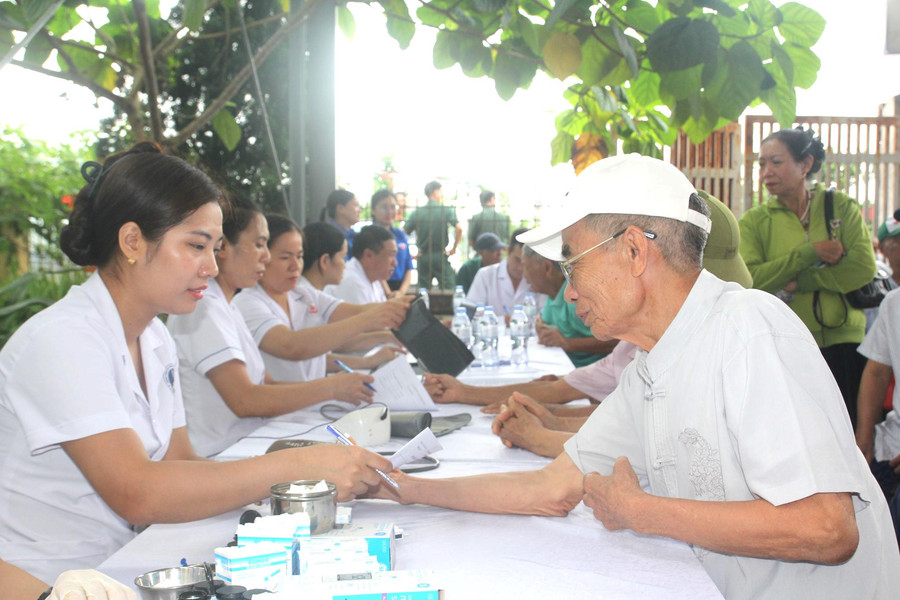 Tăng tốc 'về đích' khám sức khoẻ toàn dân