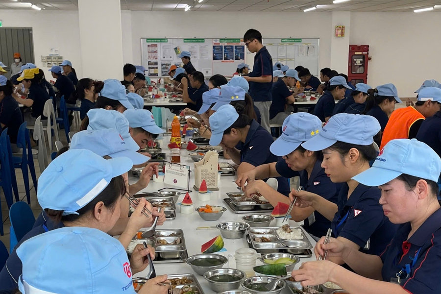 Nâng chất bữa ăn ca, giữ sức khỏe người lao động
