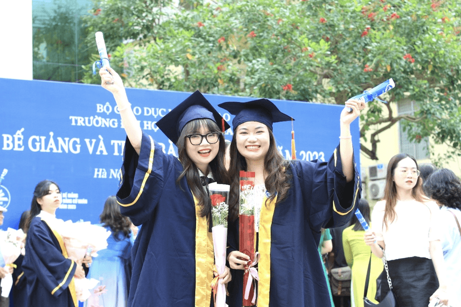 Điểm chuẩn các trường sư phạm ở mức cao, nhiều ngành áp sát 30 điểm