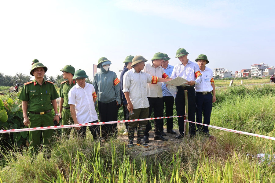 Cưỡng chế kiểm đếm 3 hộ dân, phục vụ dự án khu dân cư lớn nhất xã Kim Thành