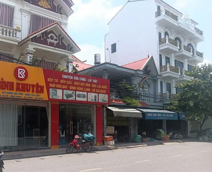 Chấm dứt hoạt động chợ tự phát trên quốc lộ 17B