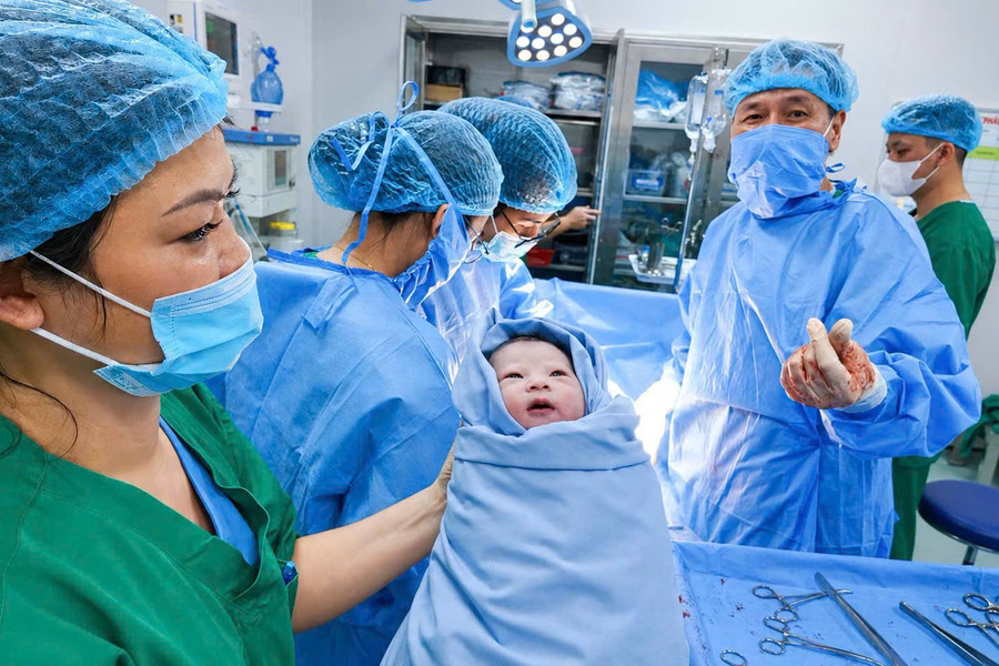 Phẫu thuật thành công cho sản phụ mắc bệnh lý gan, rối loạn đông máu