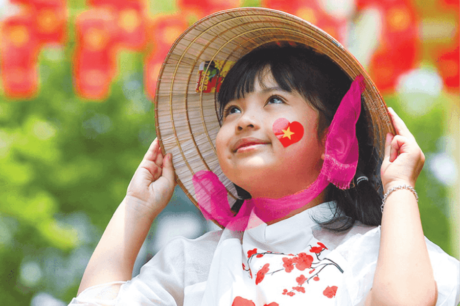 Thiêng liêng hai tiếng hòa bình