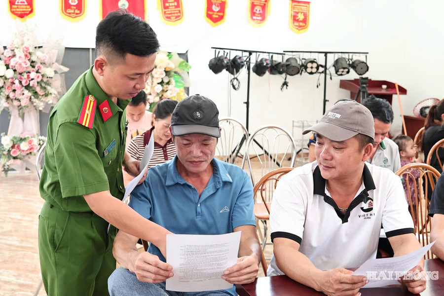 Được hỗ trợ lên đến 100%, các hộ dân trên đảo Việt Hải đồng thuận chuyển đổi sang xe máy điện