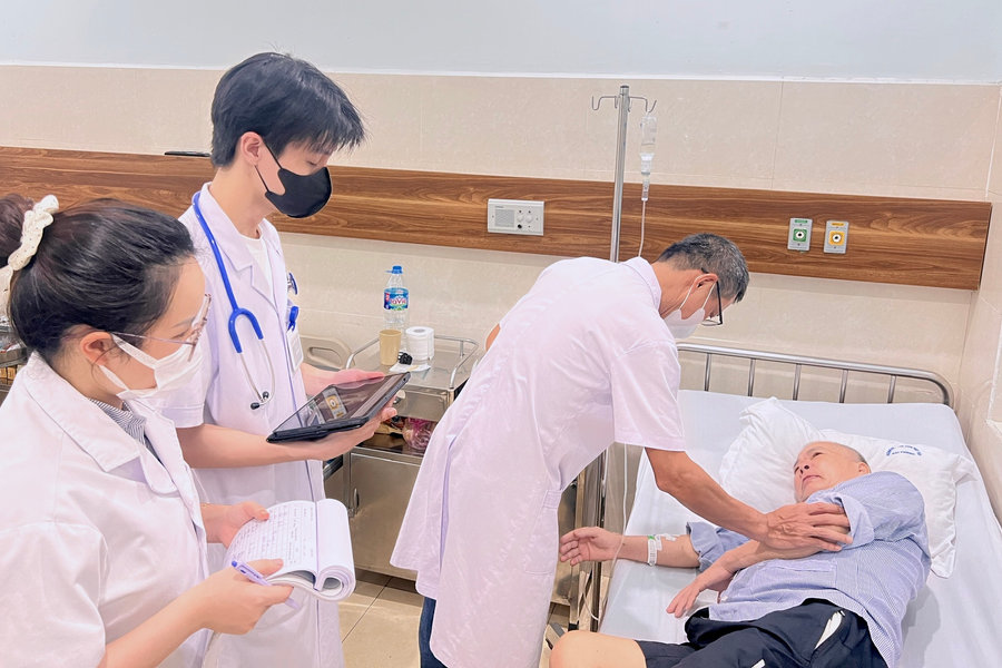 Số người mắc COVID-19 tăng, chủ yếu ở người có bệnh nền